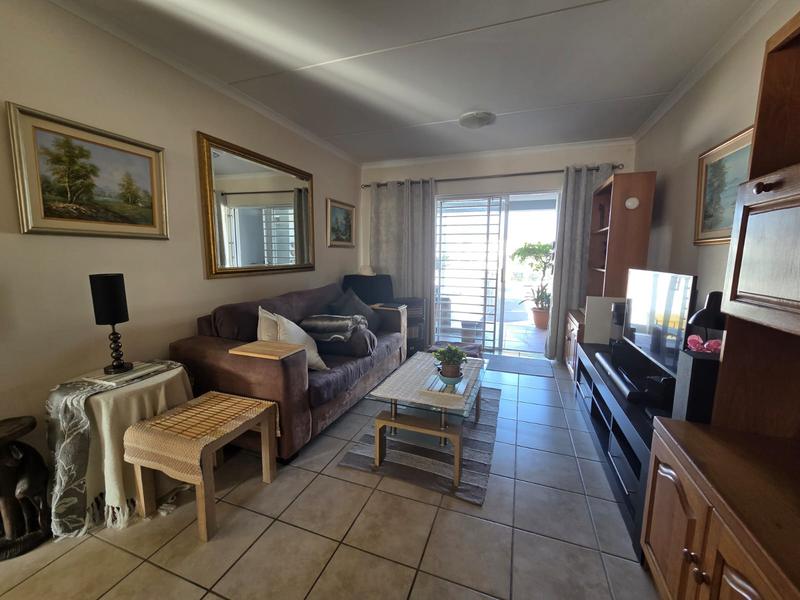 1 Bedroom Property for Sale in Vredekloof Heights Western Cape